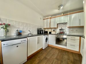 Kitchen- click for photo gallery